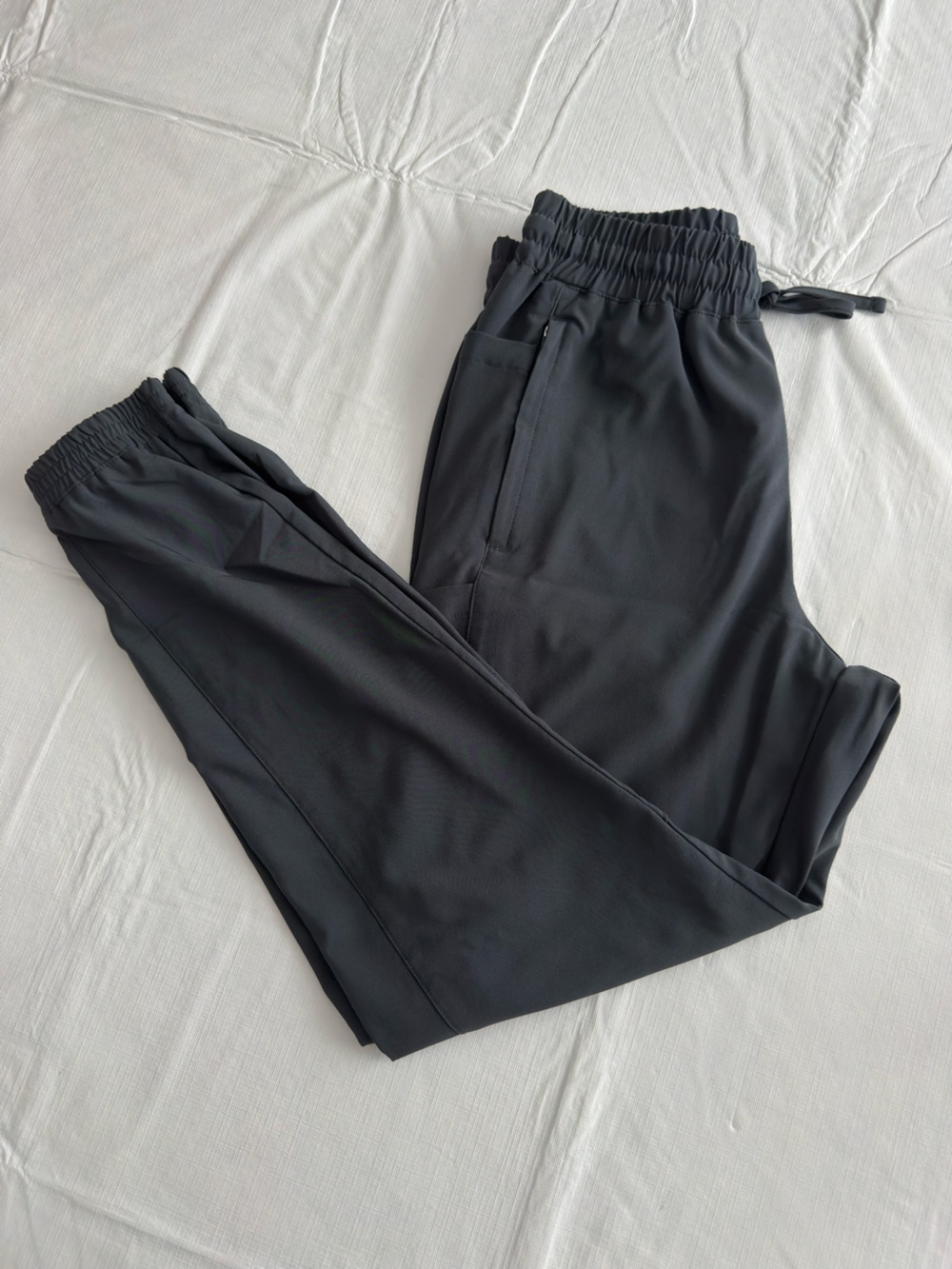 Women’s scrub jogger pants